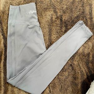 ALPHALETE SILVER SKY PULSE KINETIC LEGGINGS NEVER WORN